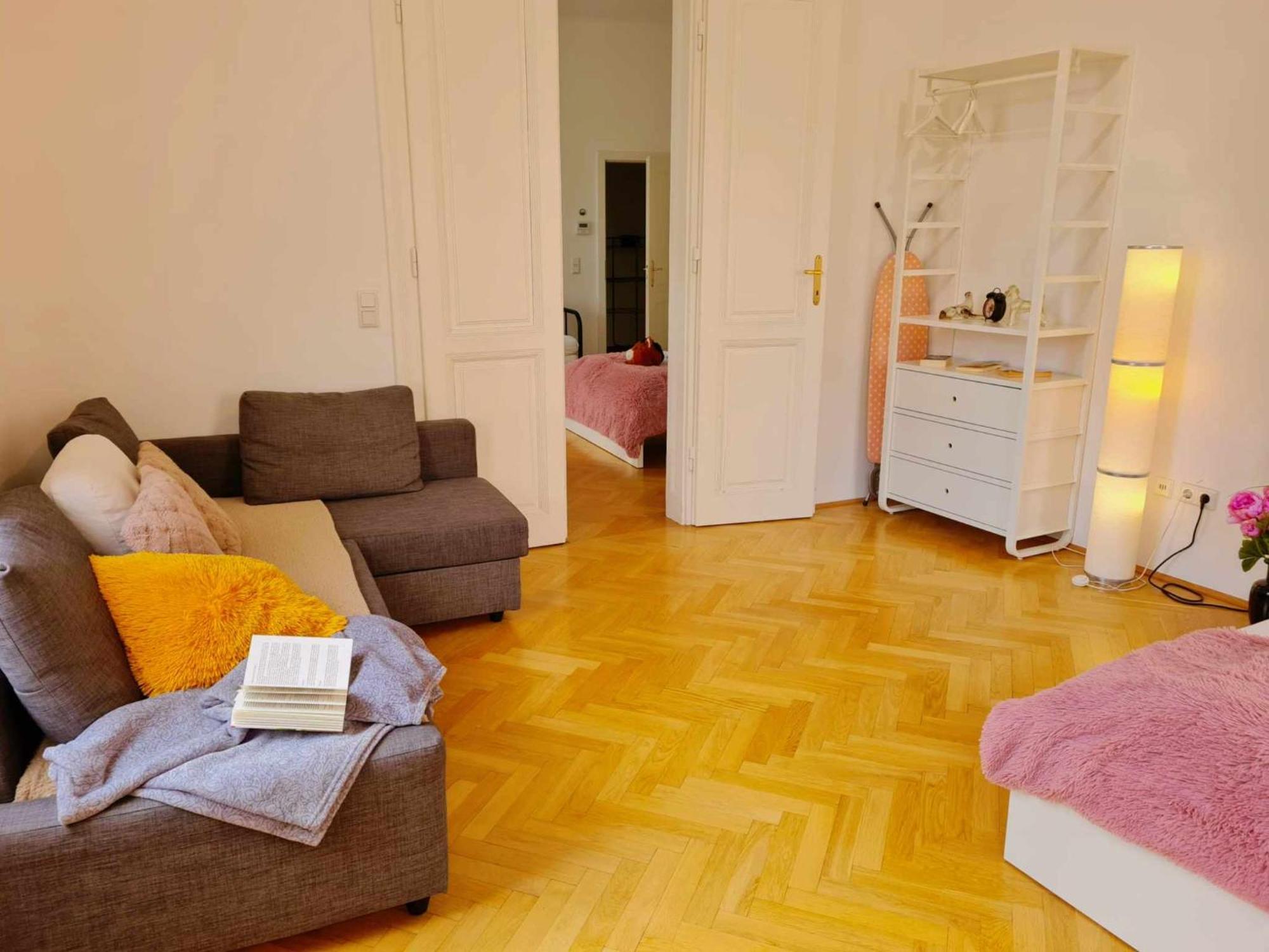 Central And Round 3 Minutes To City Shopping Center And Schoenbrunn Palace Viena Exterior foto